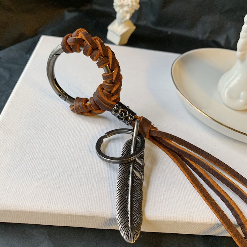 Wholesale Cowhide Woven Leaf Metal Keychains